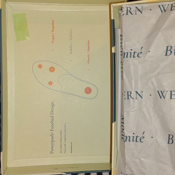 👣EARTH Madena Marigold Slides gold footwear - Picture 8 of 16